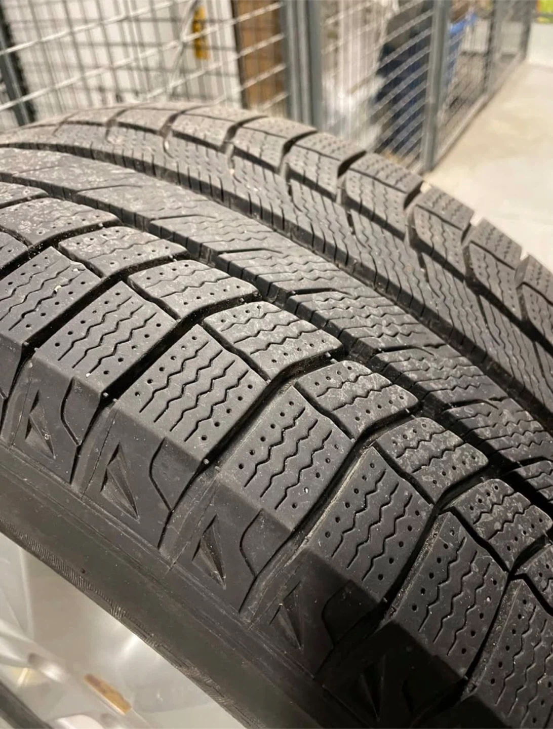 Porsche Cayenne Winter Tires & Rims - photo 2