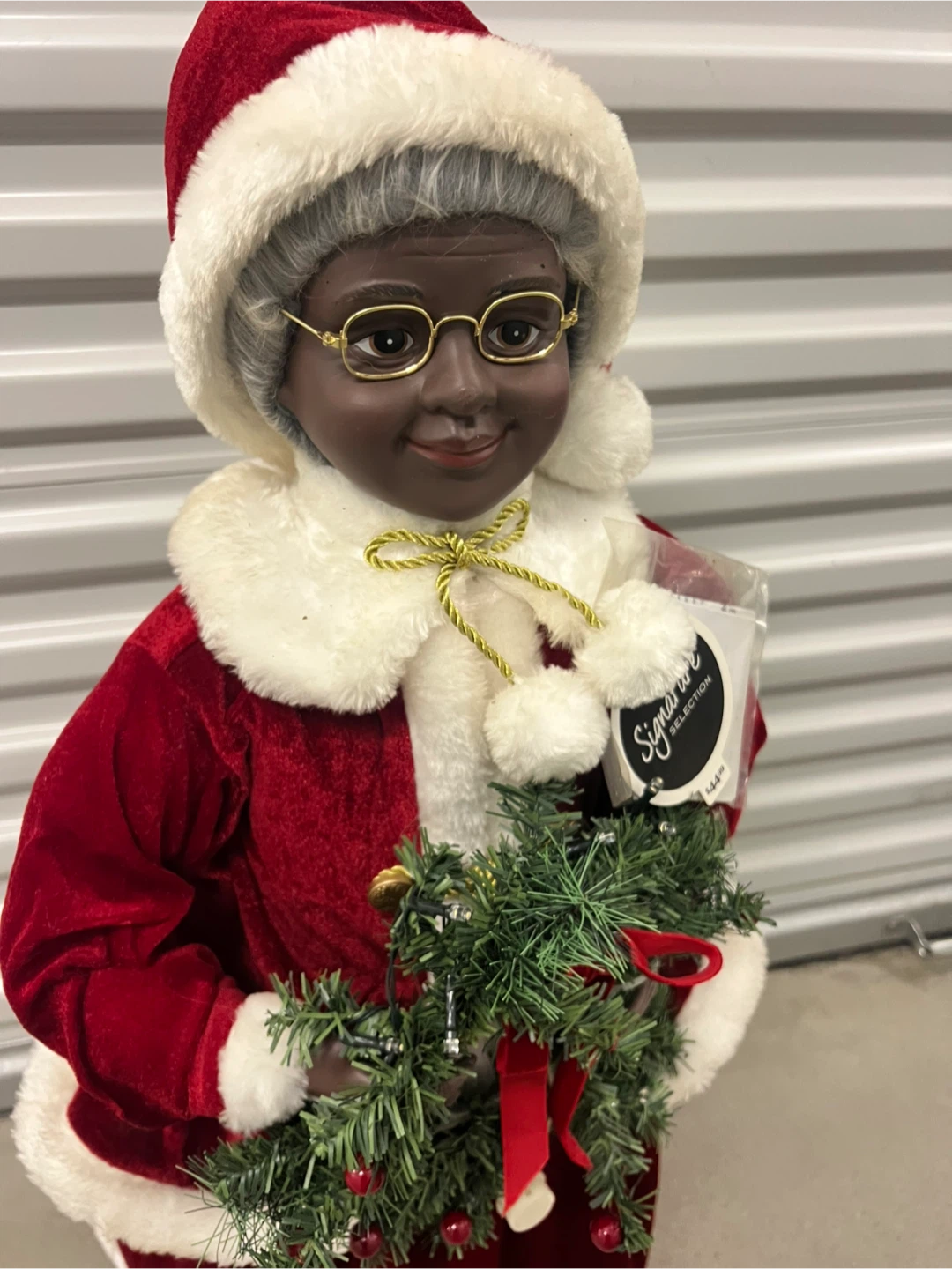 Signature Selection Mrs. Claus Doll - photo 2