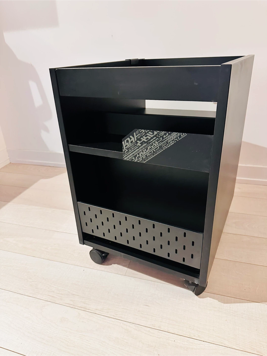 IKEA Uppspel nightstand - photo 4