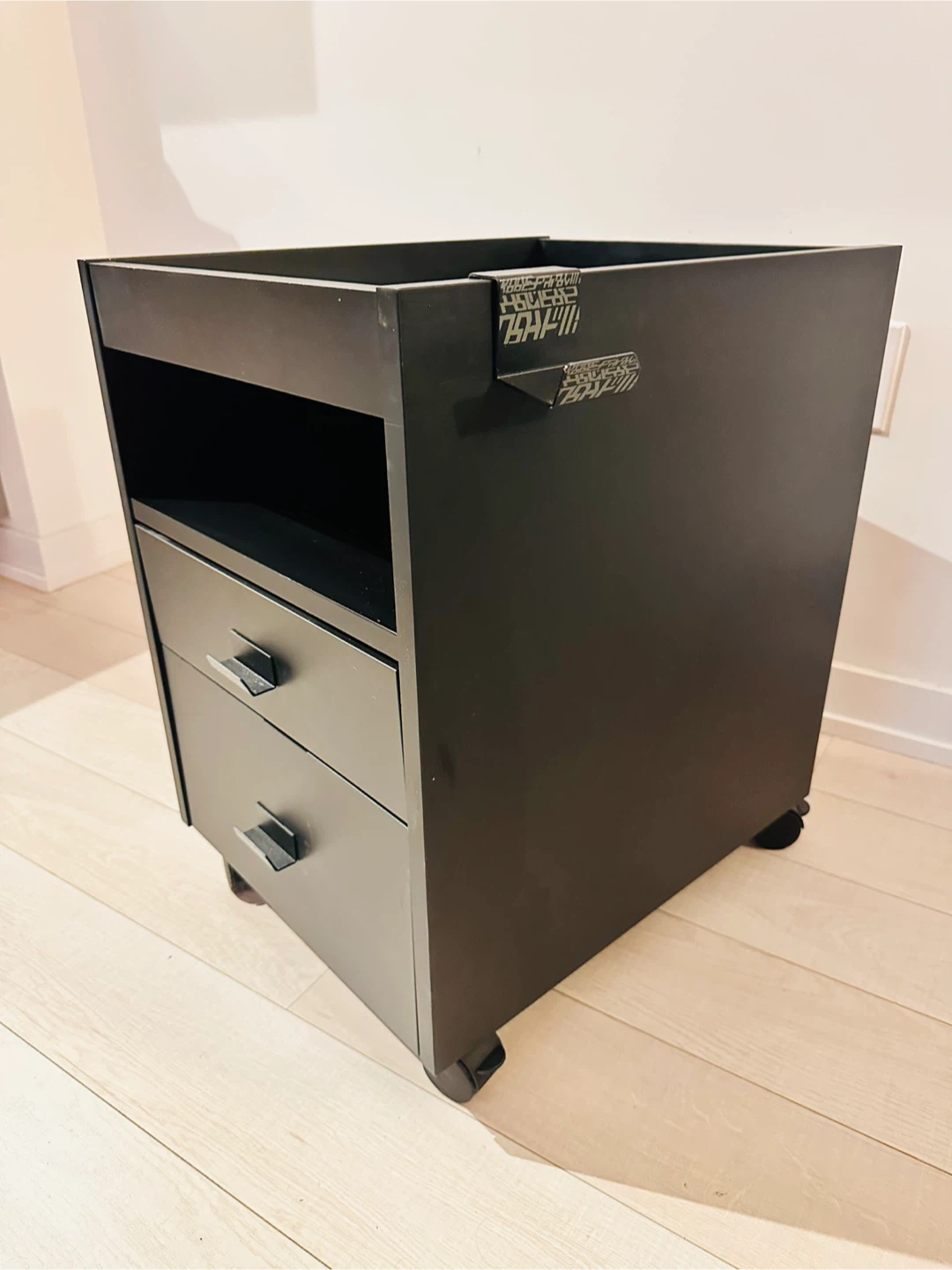 IKEA Uppspel nightstand - photo 3