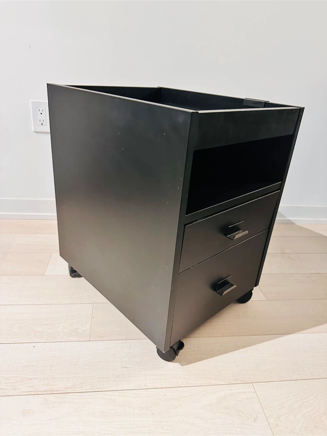 IKEA Uppspel nightstand - photo 5