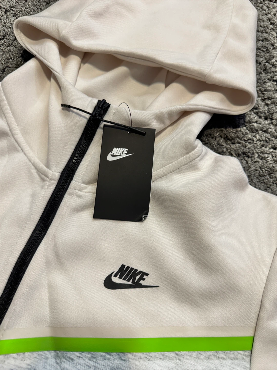 New Nike Hoodie - Size M - photo 2