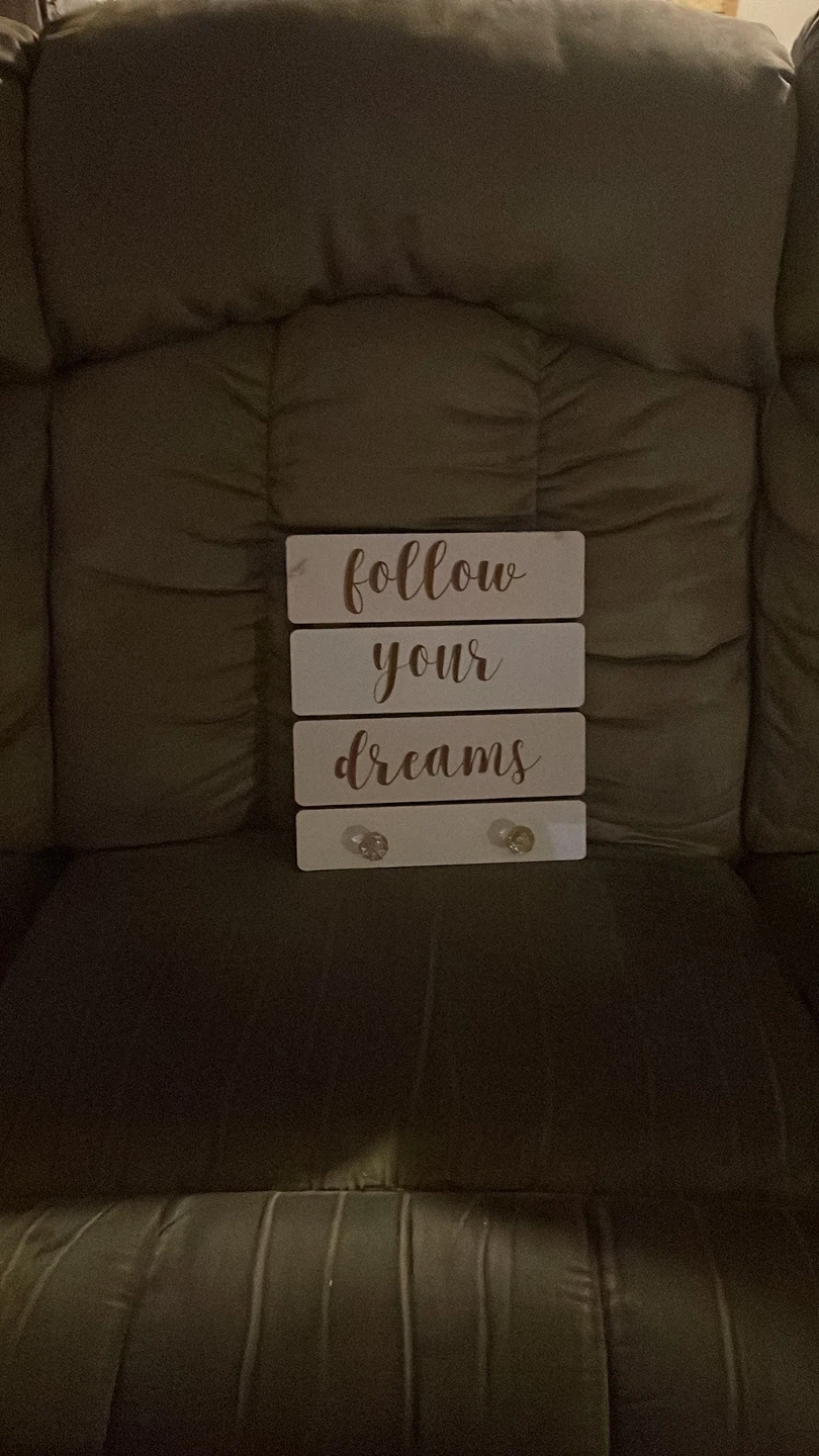 #gifting “Follow Your Dreams" Wall Decor with Hooks