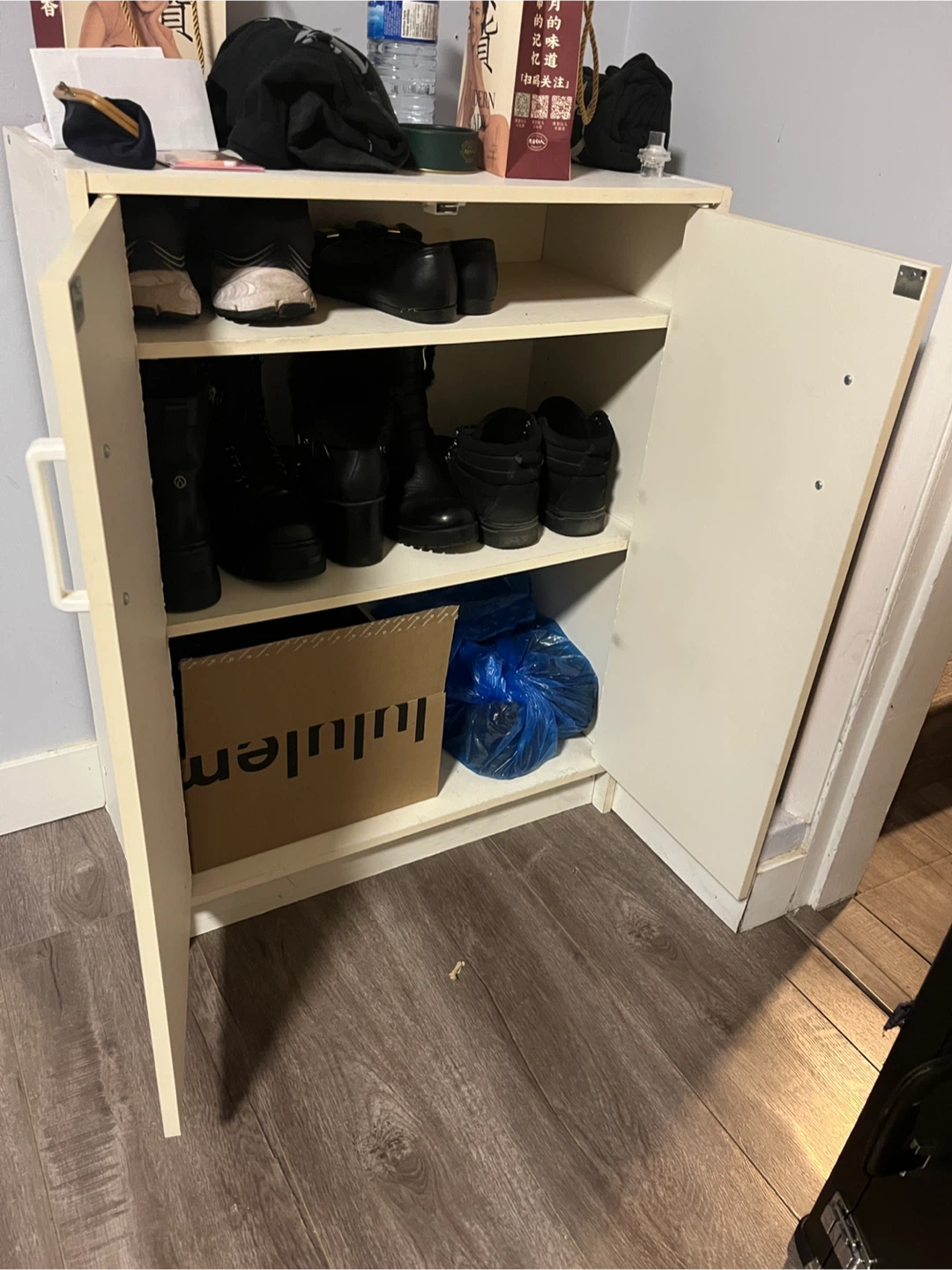 White Shoe Cabinet - photo 2