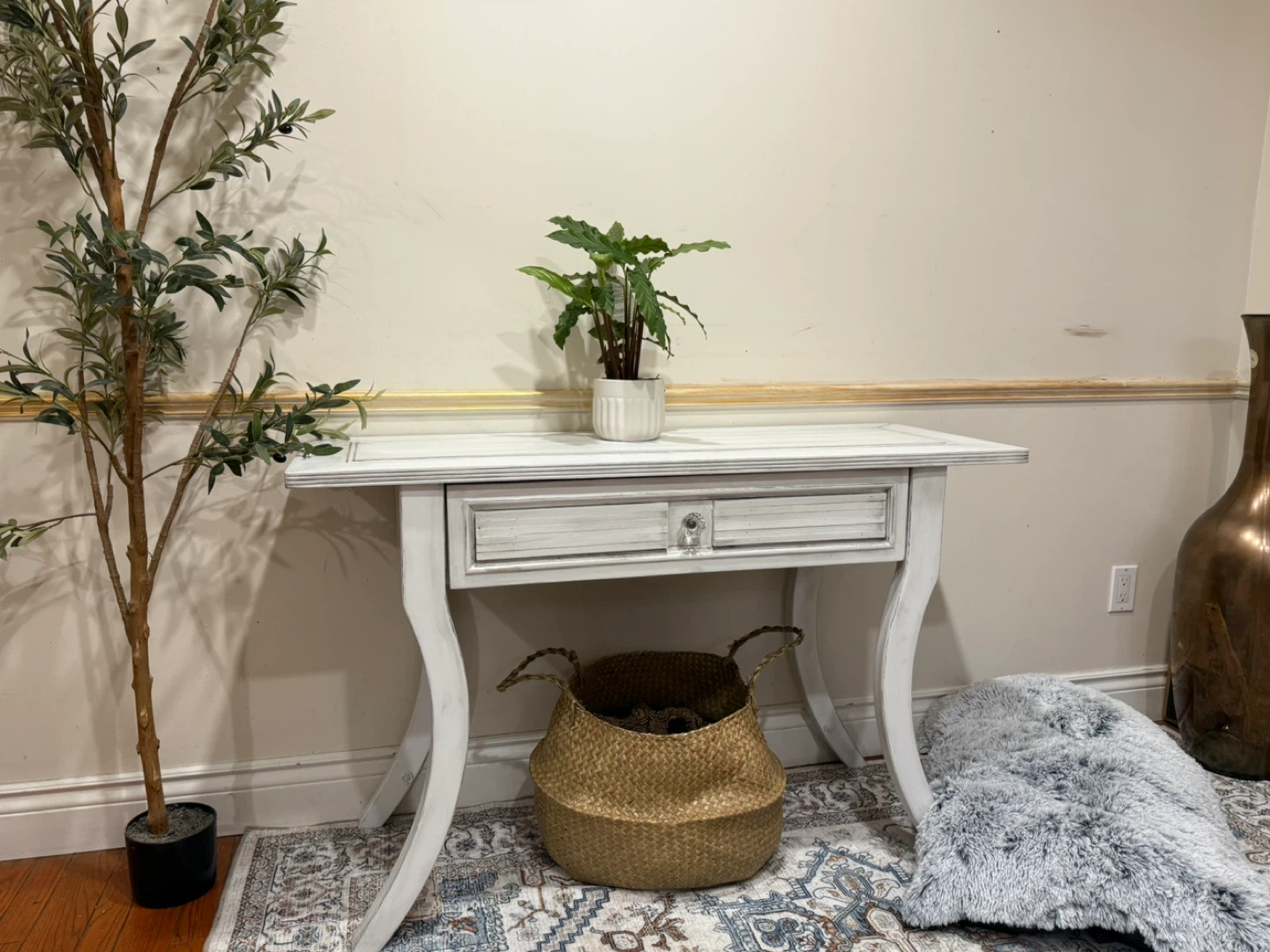 White Wooden Console Table - photo 3