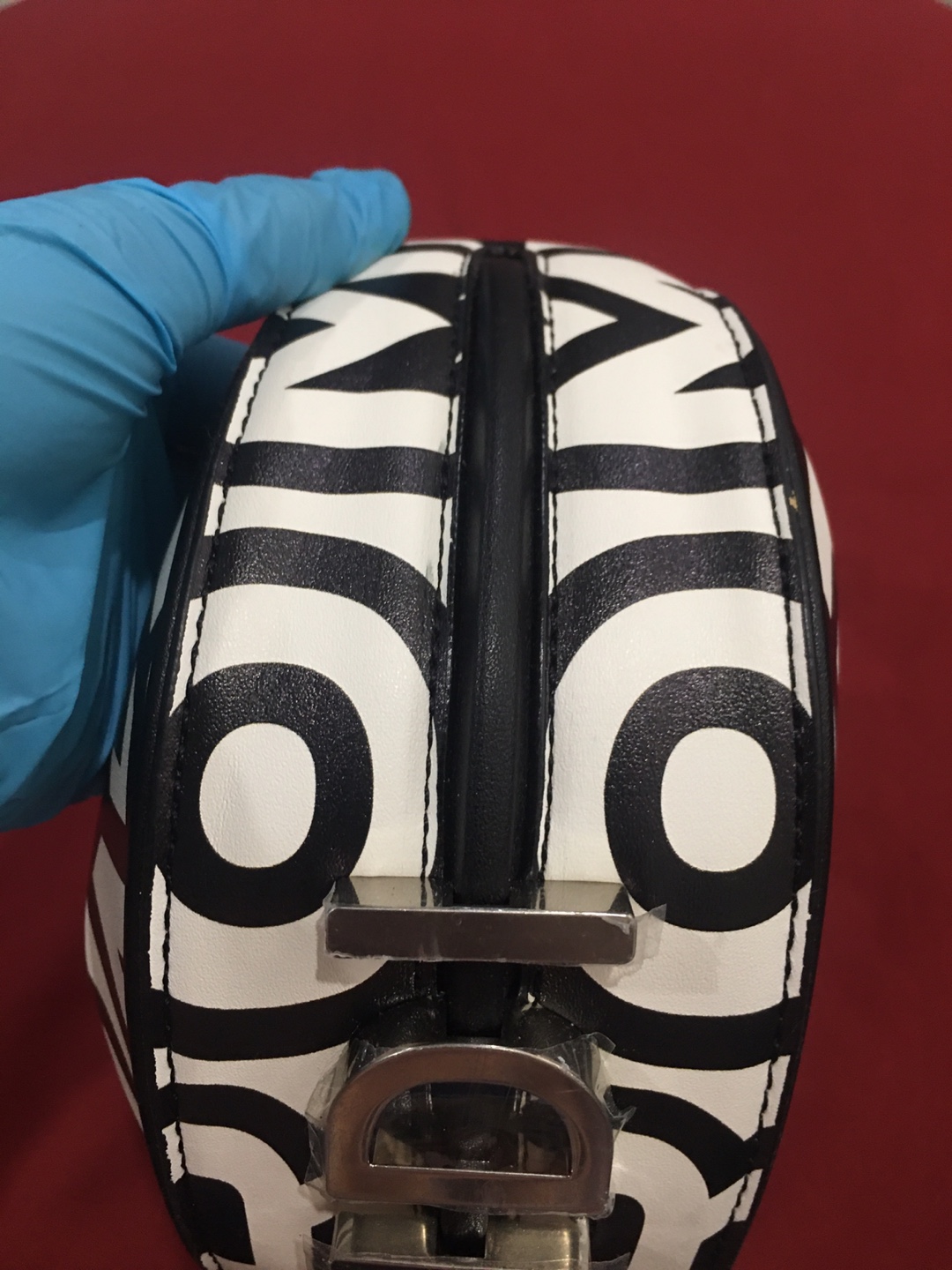 Fendi Fendigraphy Mini Hobo Bag - Black/White - photo 3