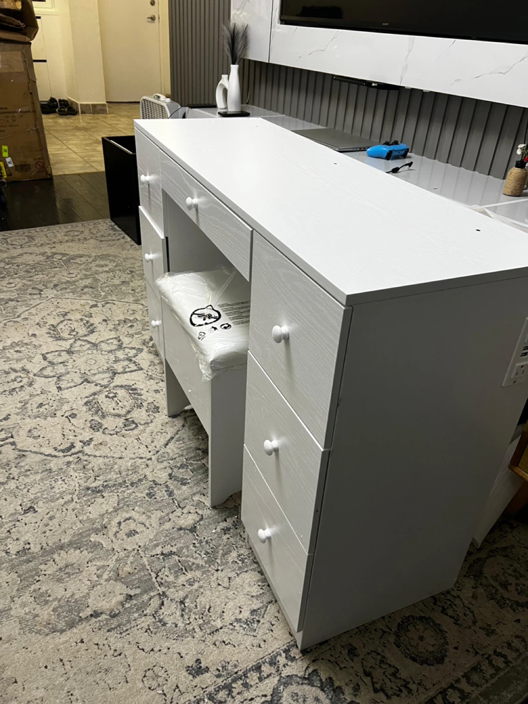 White Vanity Desk with Stool - photo 3