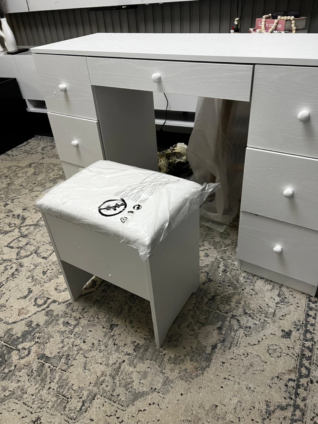 White Vanity Desk with Stool - photo 2