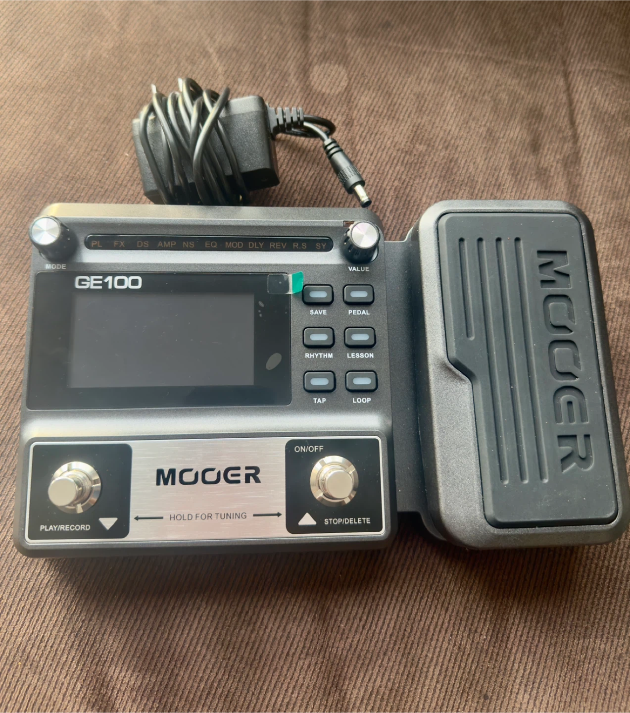 Brand new Mooer GE100 Guitar Multi-Effects Pedal buy 10days ago