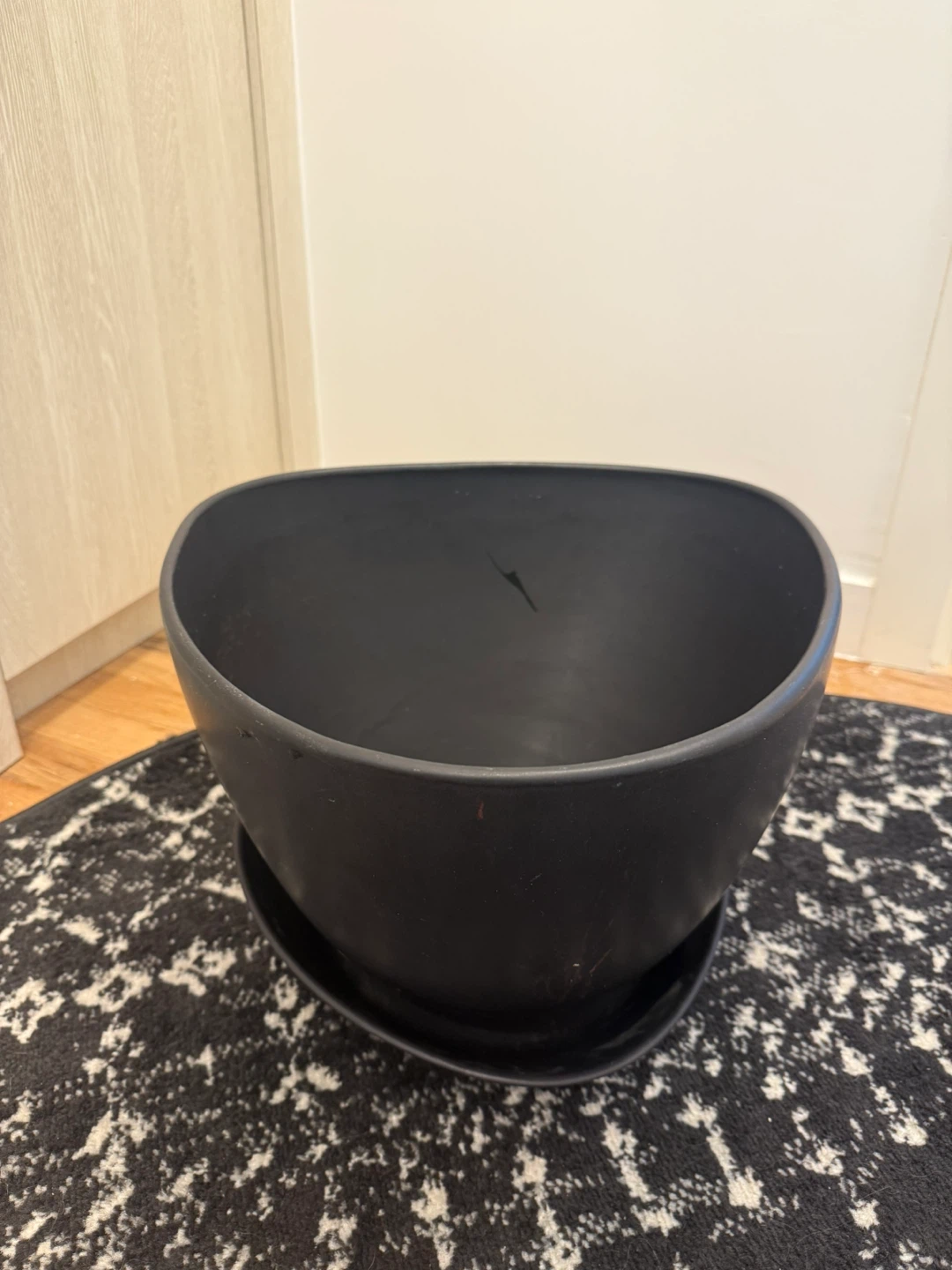 IKEA BIGARRÅ Black Indoor/Outdoor Planter and Saucer - photo 2