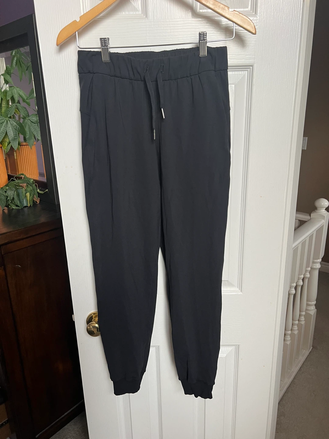 Lululemon Black Jogger Pants - Size 4