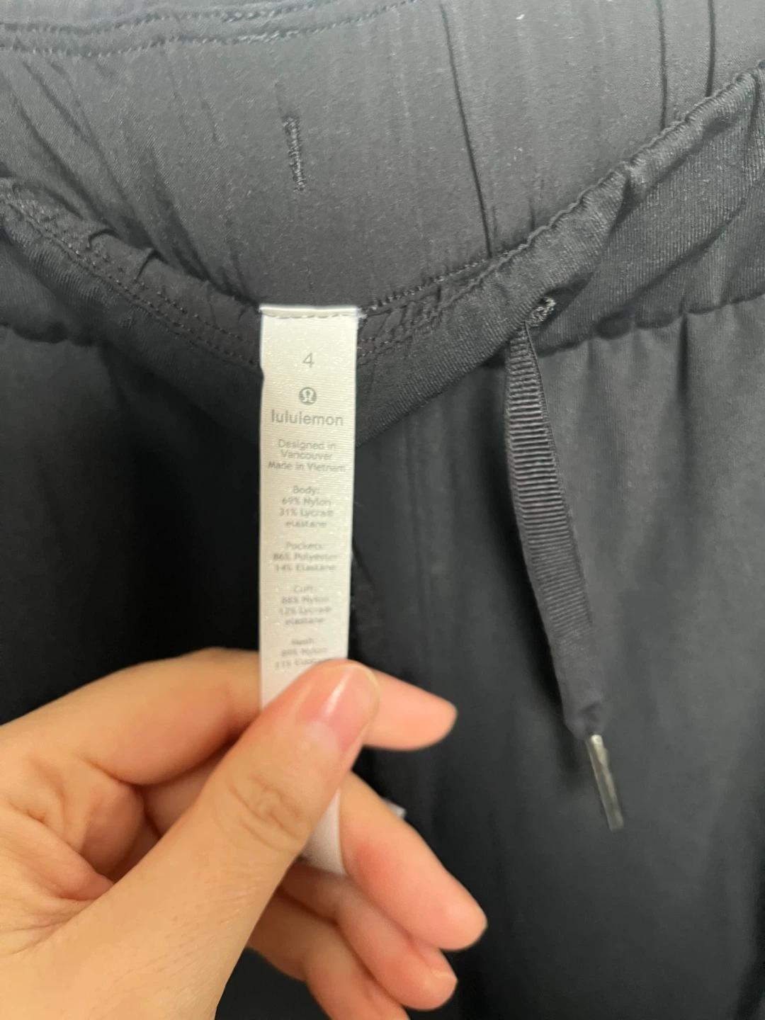 Lululemon Black Jogger Pants - Size 4 - photo 3