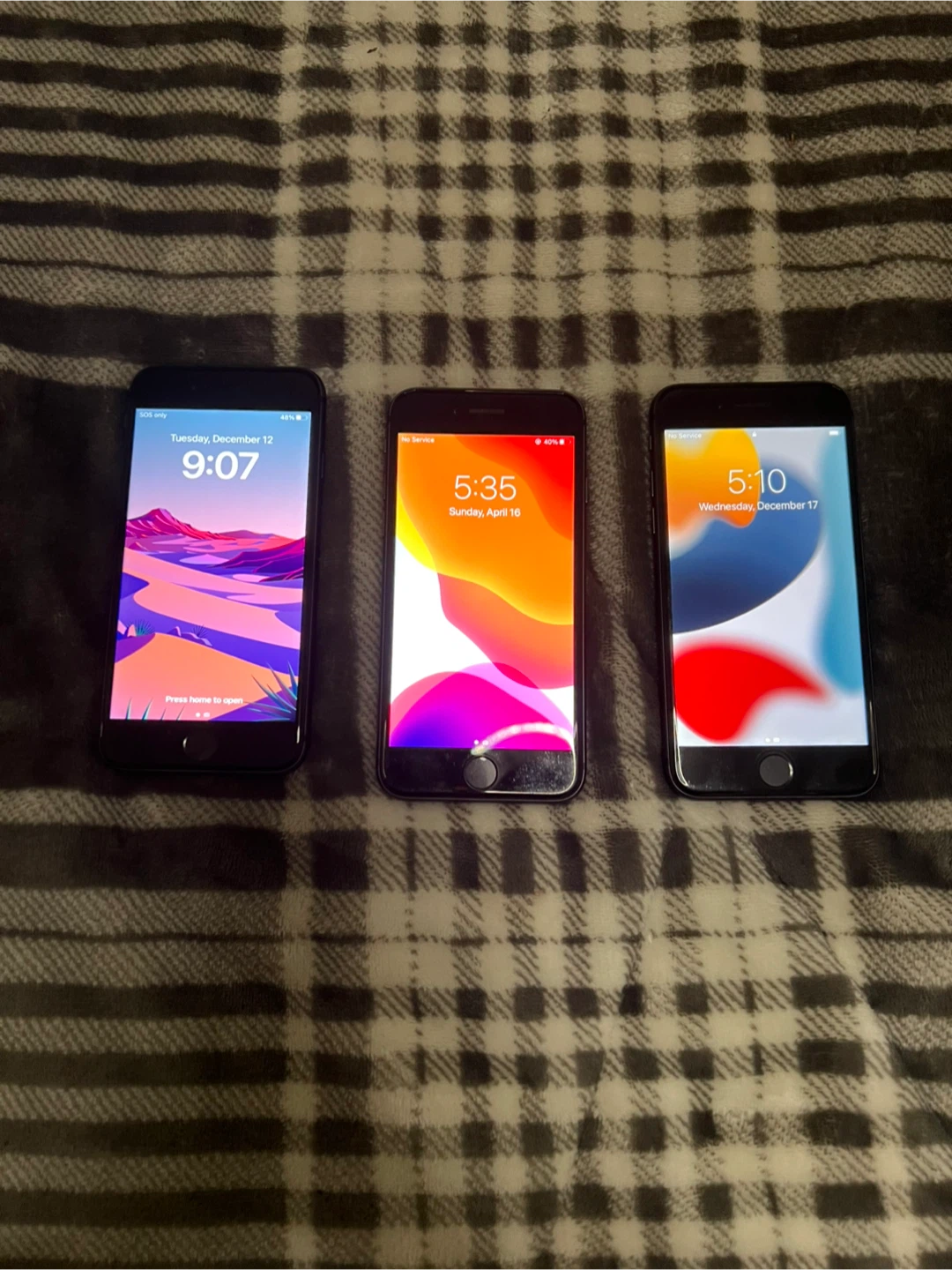 Apple iPhone 8 all three for $150 excellent condition - photo 4