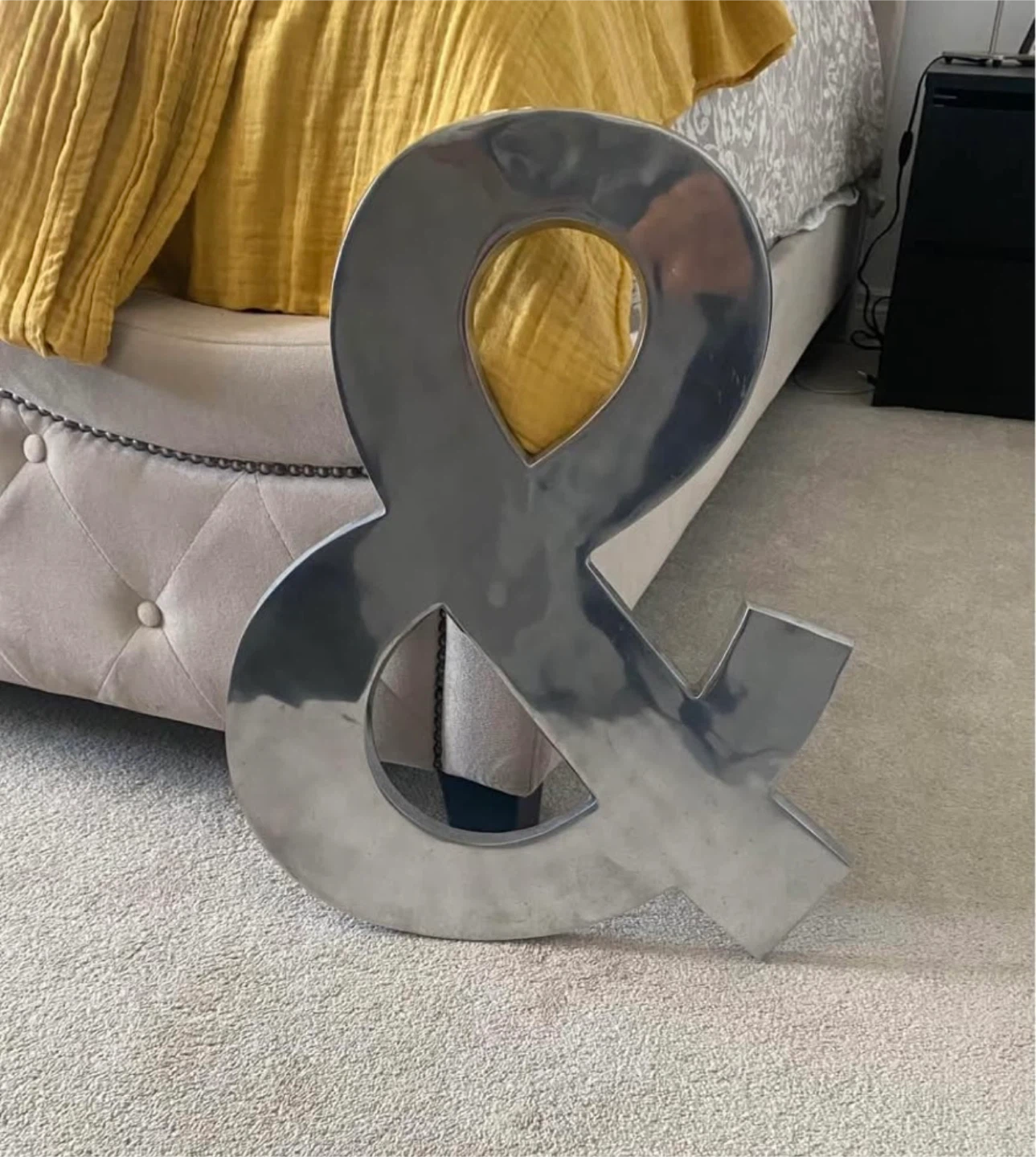 Silver Metal Ampersand (&) Wall Decor
