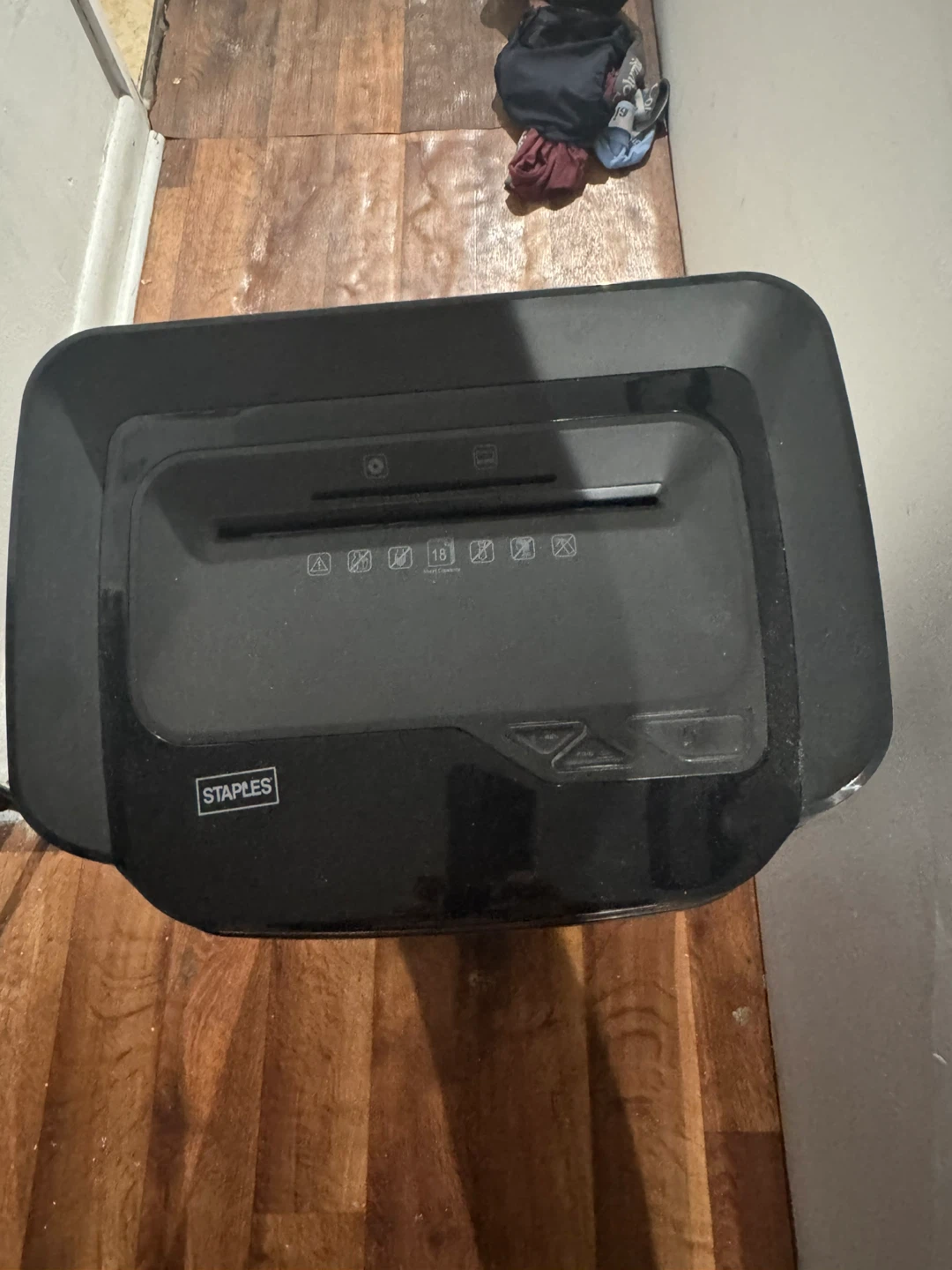 Staples Paper Shredder - photo 2