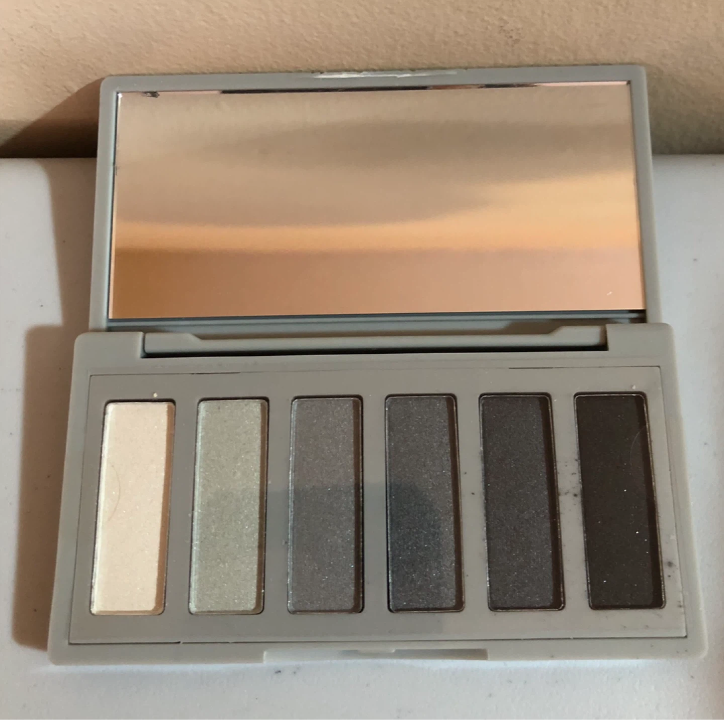 IDC Color Smoky Eyeshadow Palette - photo 2