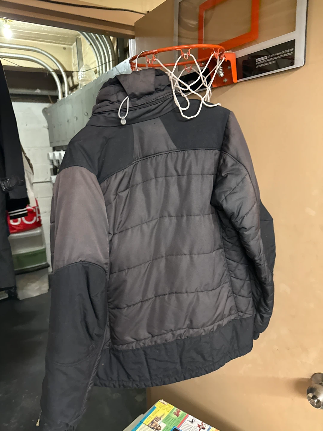 Patagonia Women's Puffer Jacket - Size S - photo 3