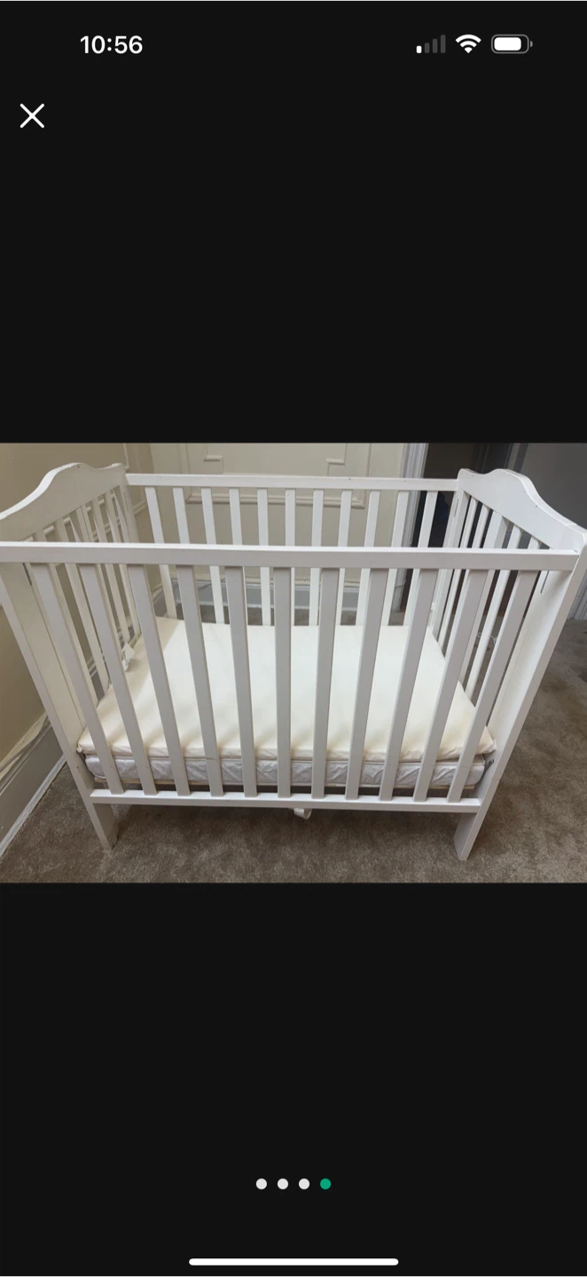 White Baby Crib - Great Condition! - photo 3