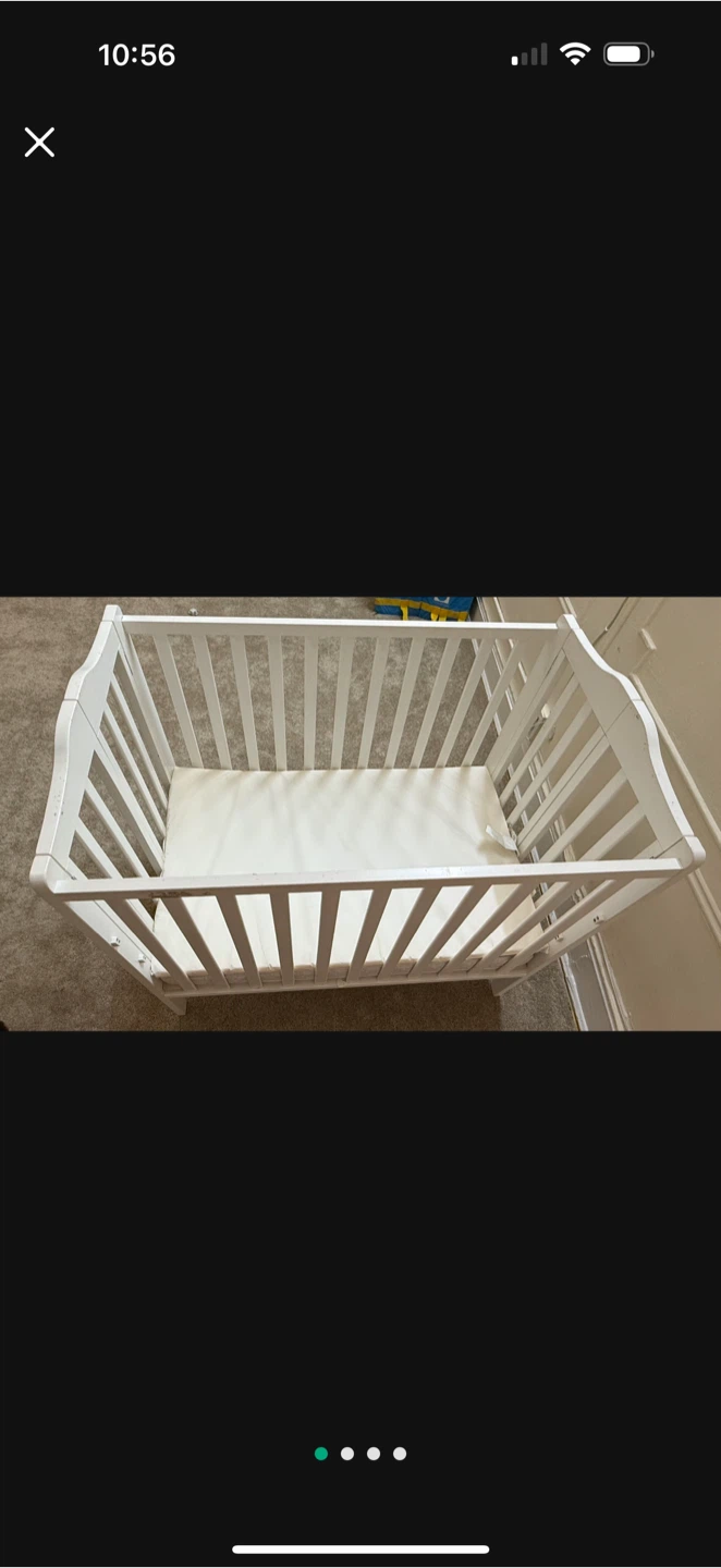 White Baby Crib - Great Condition! - photo 2