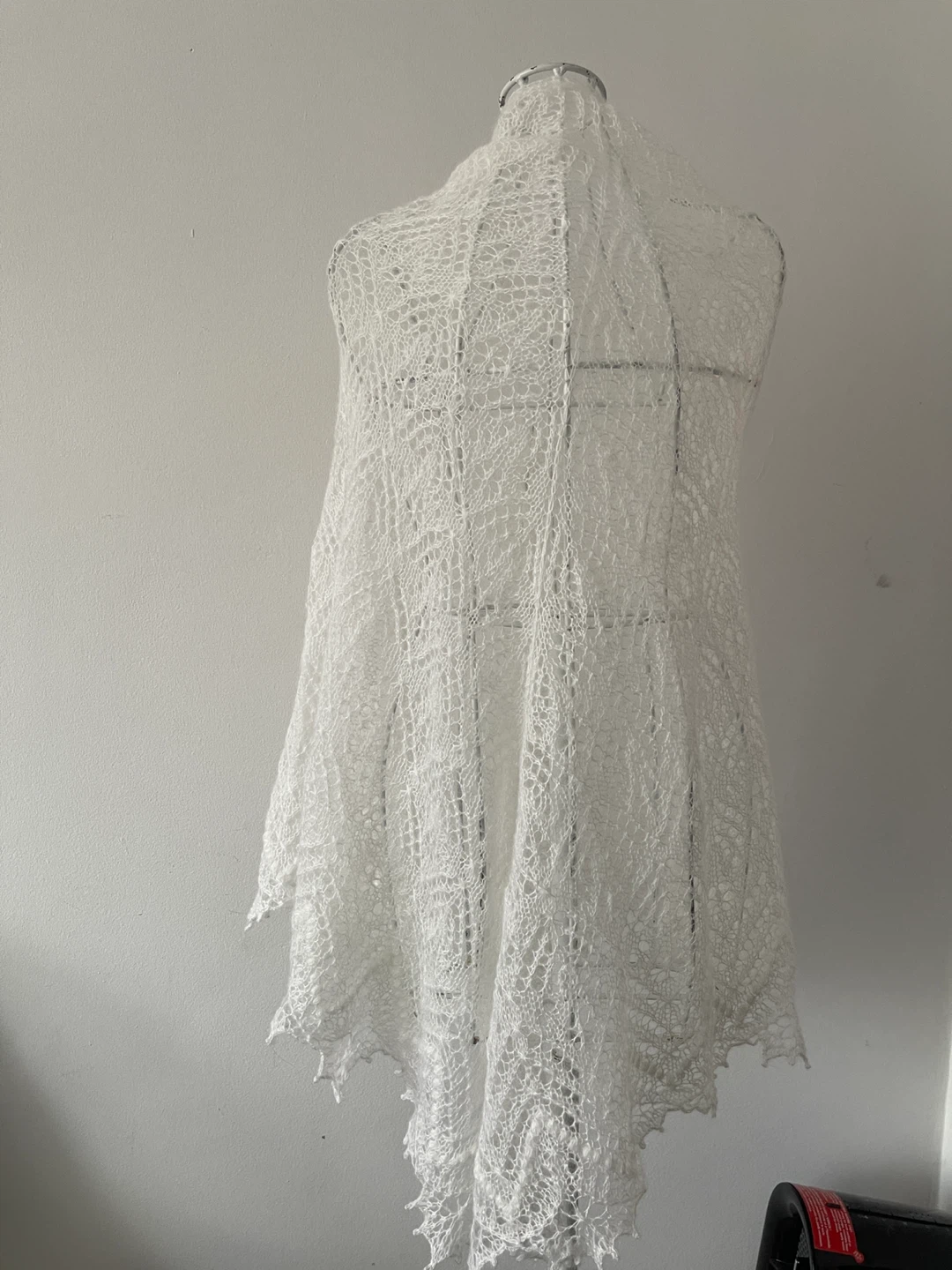 White Knit Shawl Hand Made - photo 2