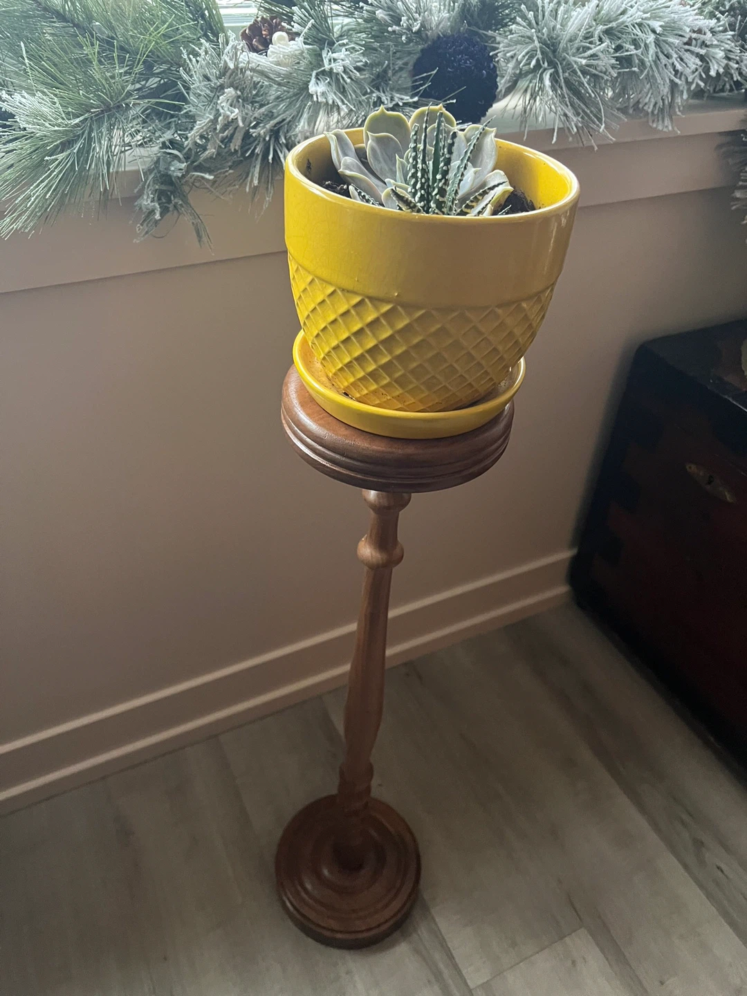 Antique wooden candle/plant holder - photo 3