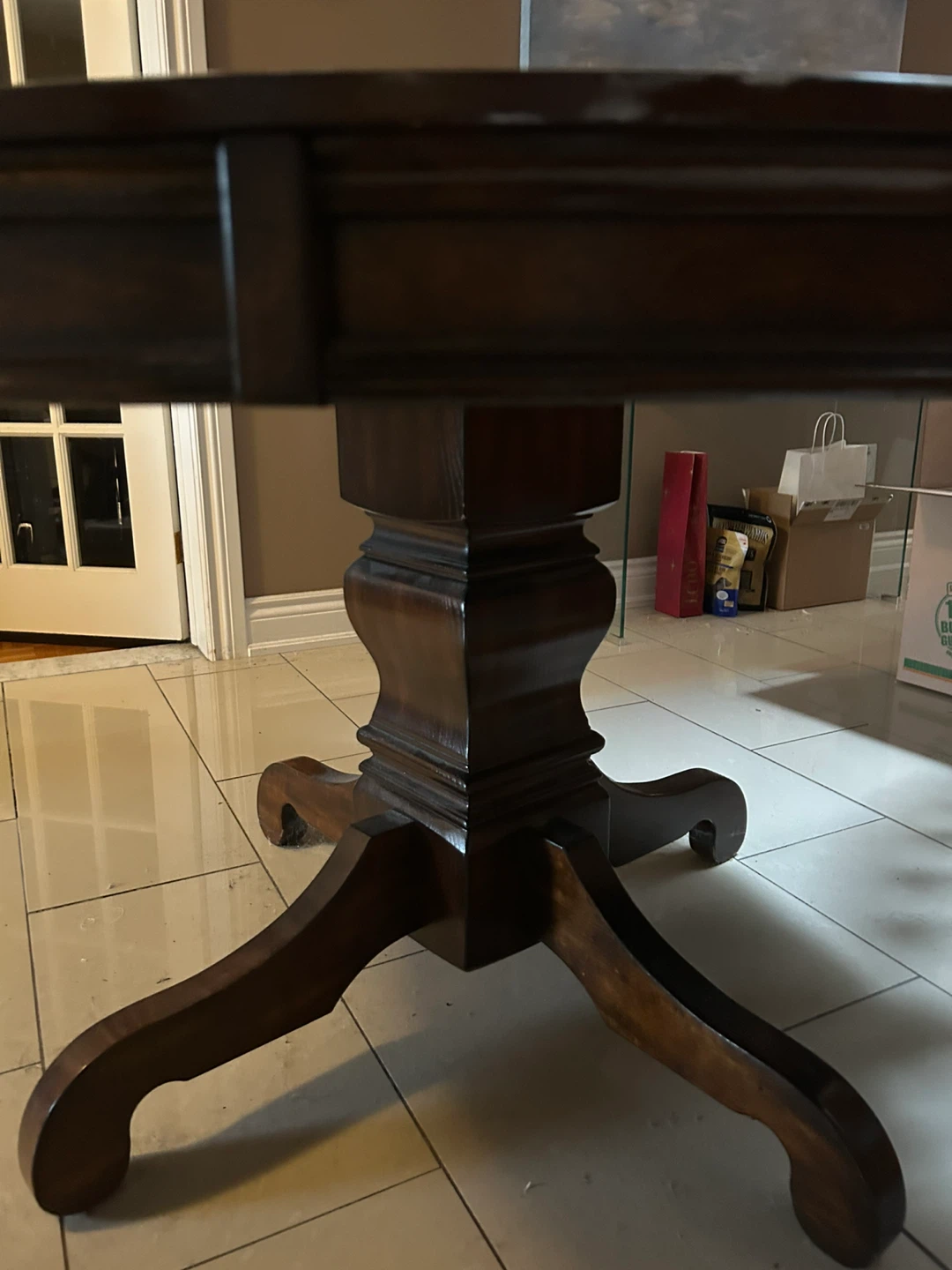 Round Pedestal Dining Table - photo 2
