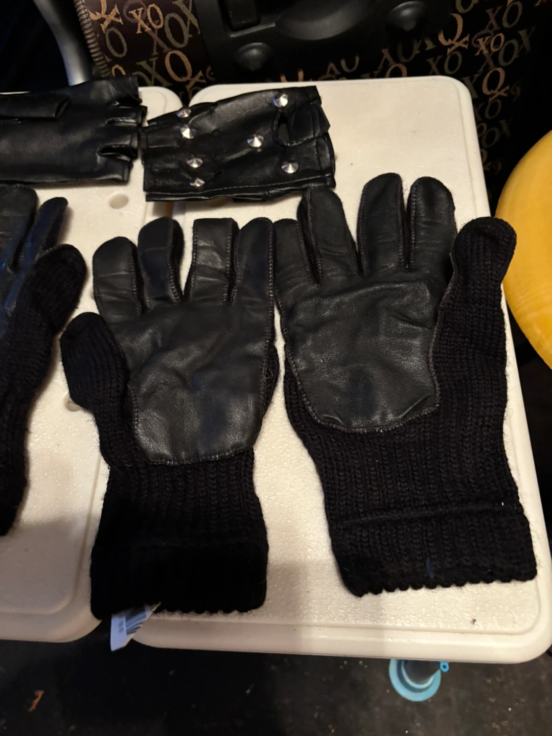 Gloves 5 dollars each - photo 2