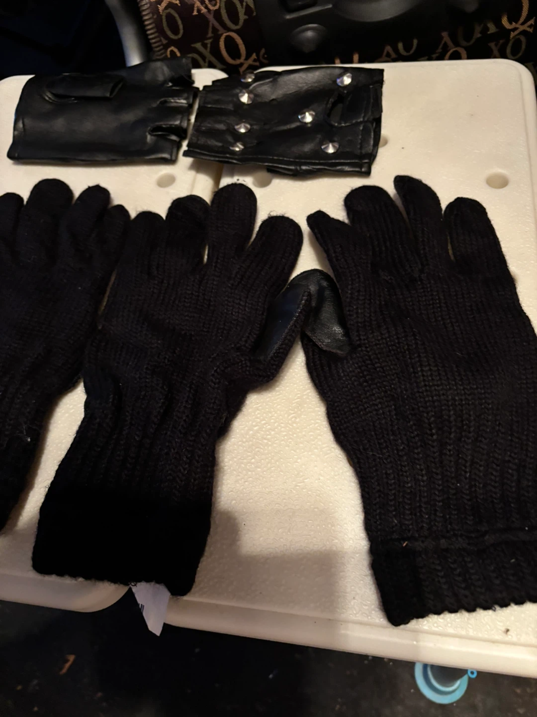 Gloves 5 dollars each - photo 3
