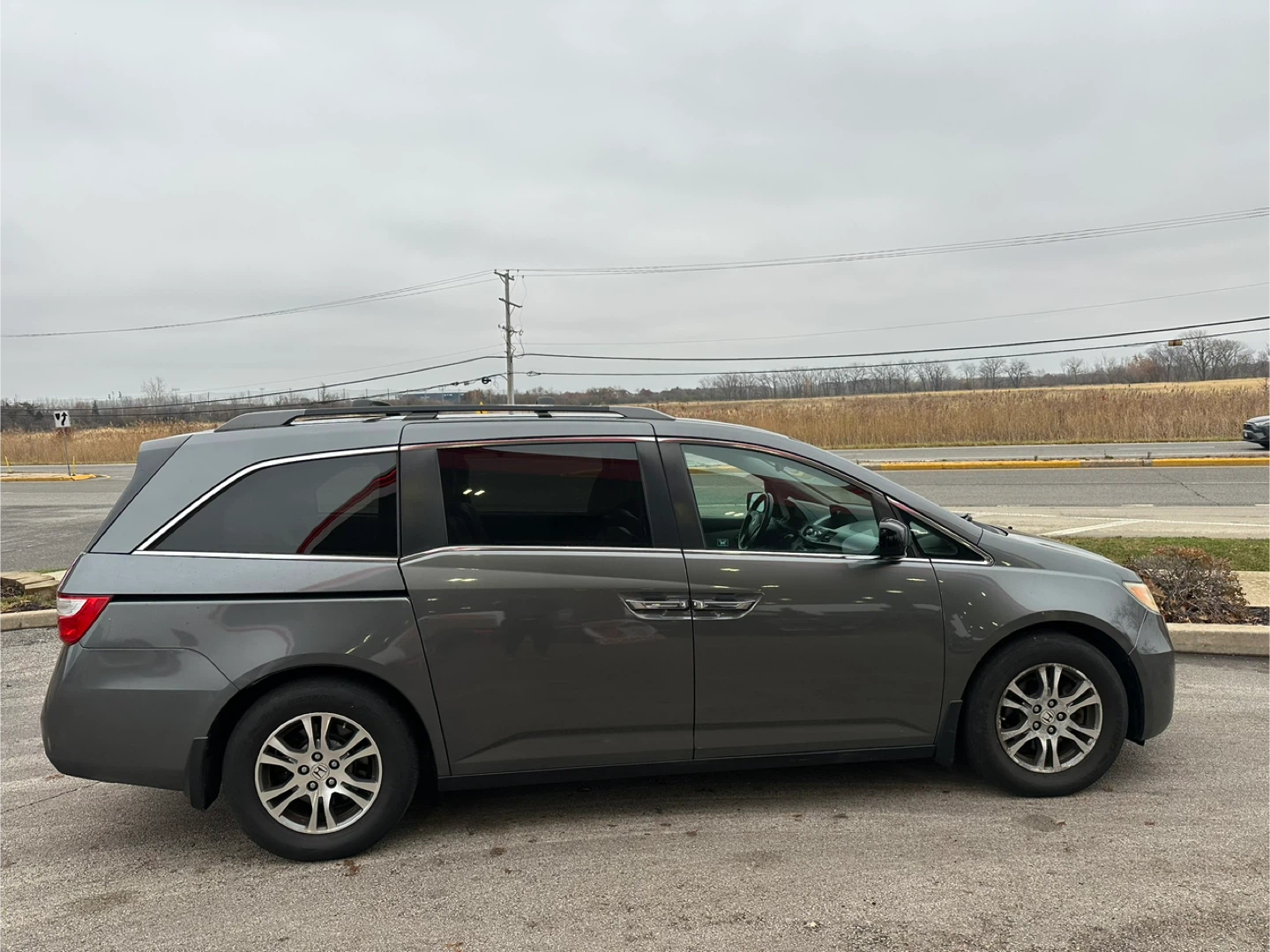2012 Honda Odyssey Minivan - Gray 89k miles - photo 2