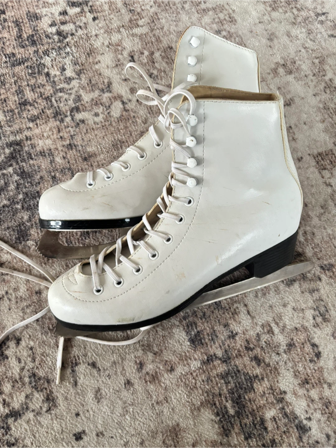 Chimo Jara Ice Skates - US Size 9