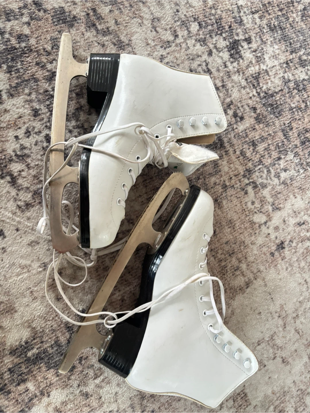 Chimo Jara Ice Skates - US Size 9 - photo 4