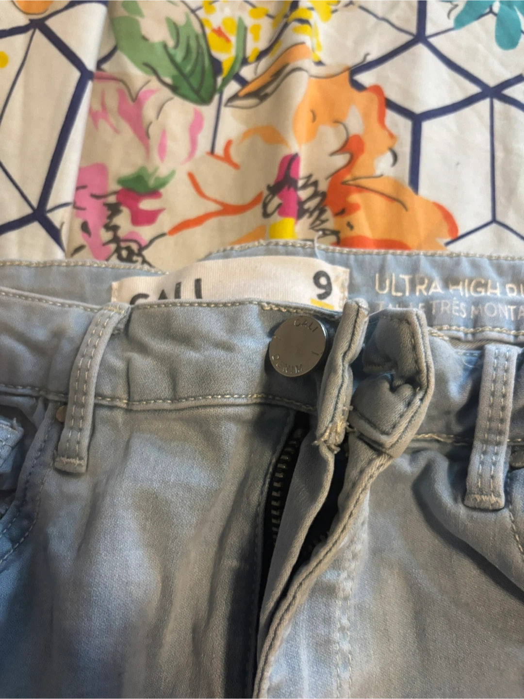 Gali Ultra High Rise Distressed Jeans - Size 9 - photo 2