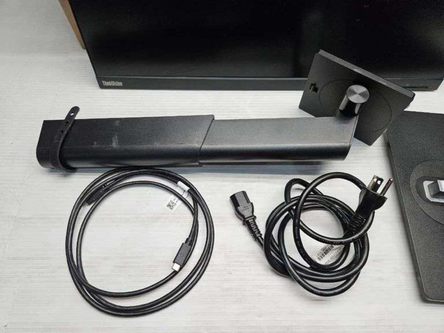 LENOVO THINKVISION T24I-2L 23.8" 60HZ LCD MONITOR - photo 4