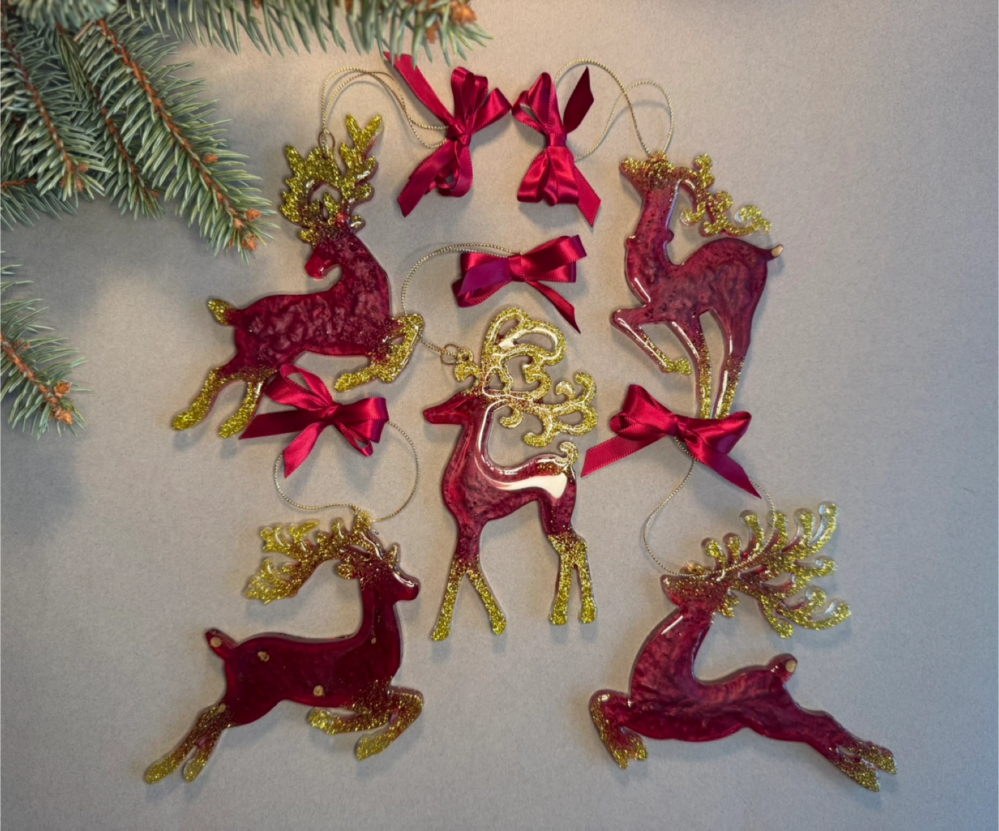 Handmade Resin Christmas Reindeer Ornaments (Set of 5)