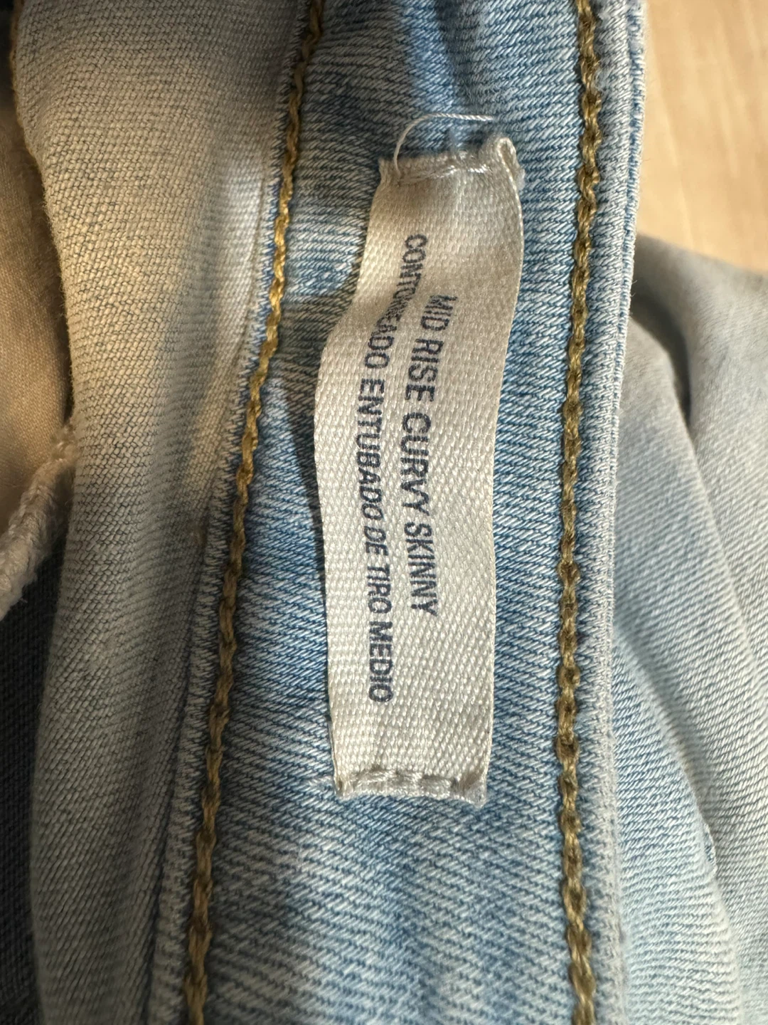 Universal Thread Mid Rise Curvy Skinny Jeans - Size 6 - photo 5