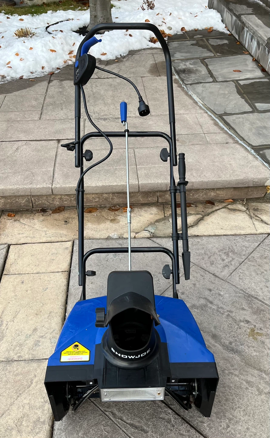 Electric Snow Thrower 18" 15A