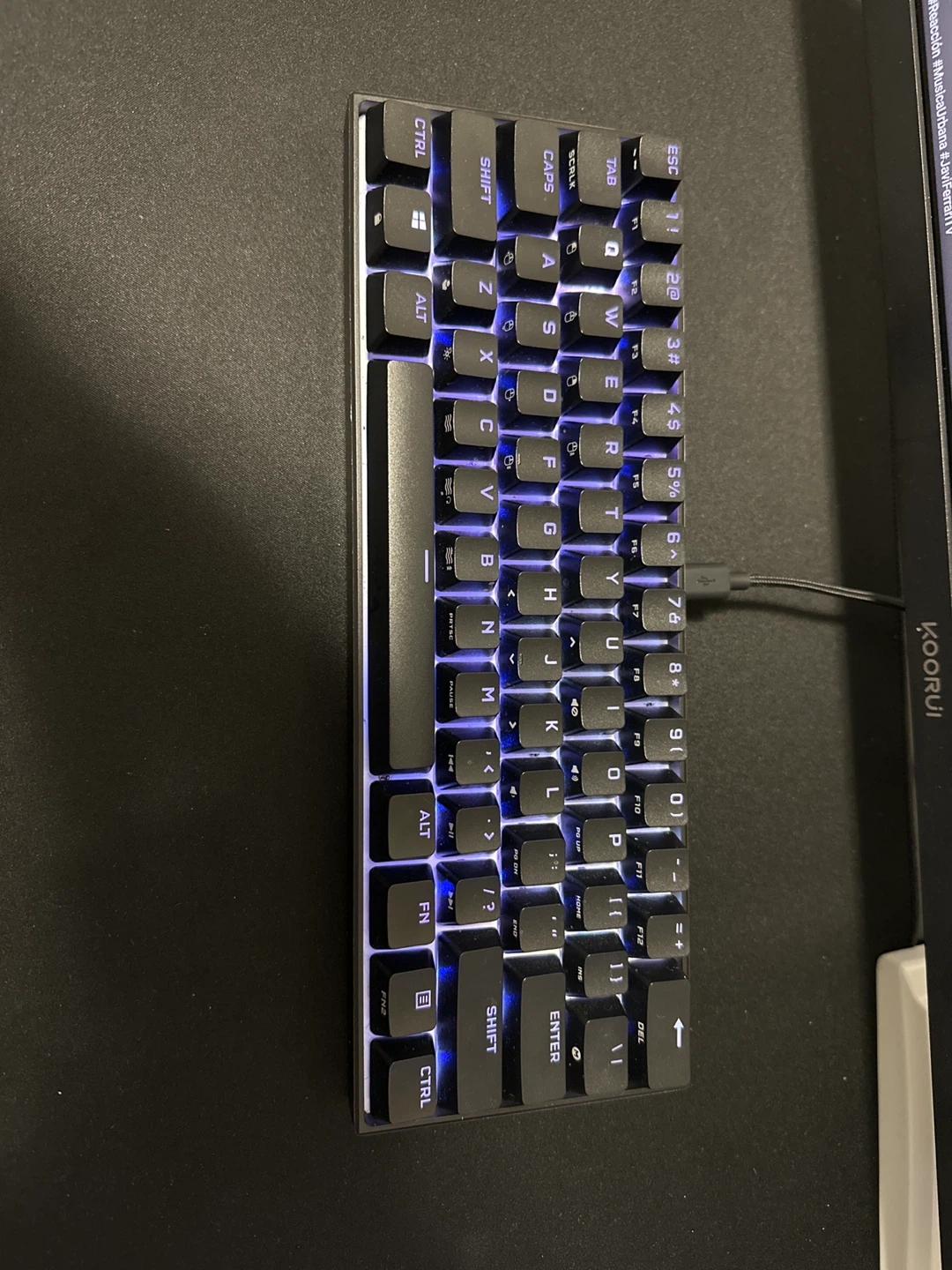 AODK Gaming Desk, Black, PLUS Extras read info - photo 3