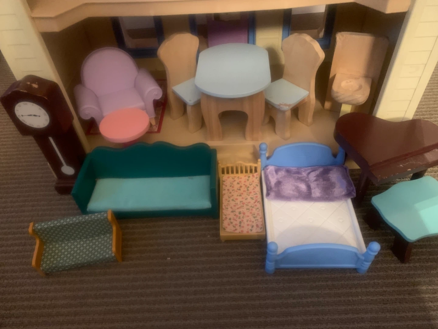 Dollhouse with Furniture - photo 4