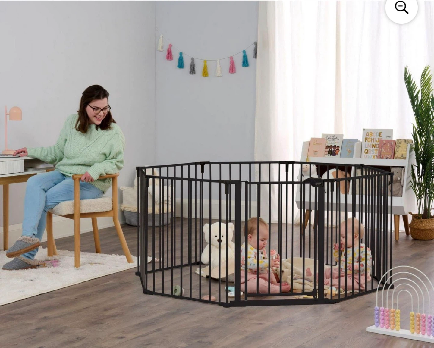 Regalo 2-in-1 Super Wide Barrier & Play Yard