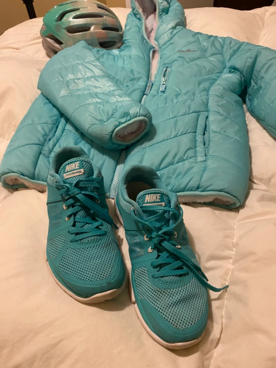 XMAS SALE… Eddie Bauer youths XL (14/16), & Nike size 6.5