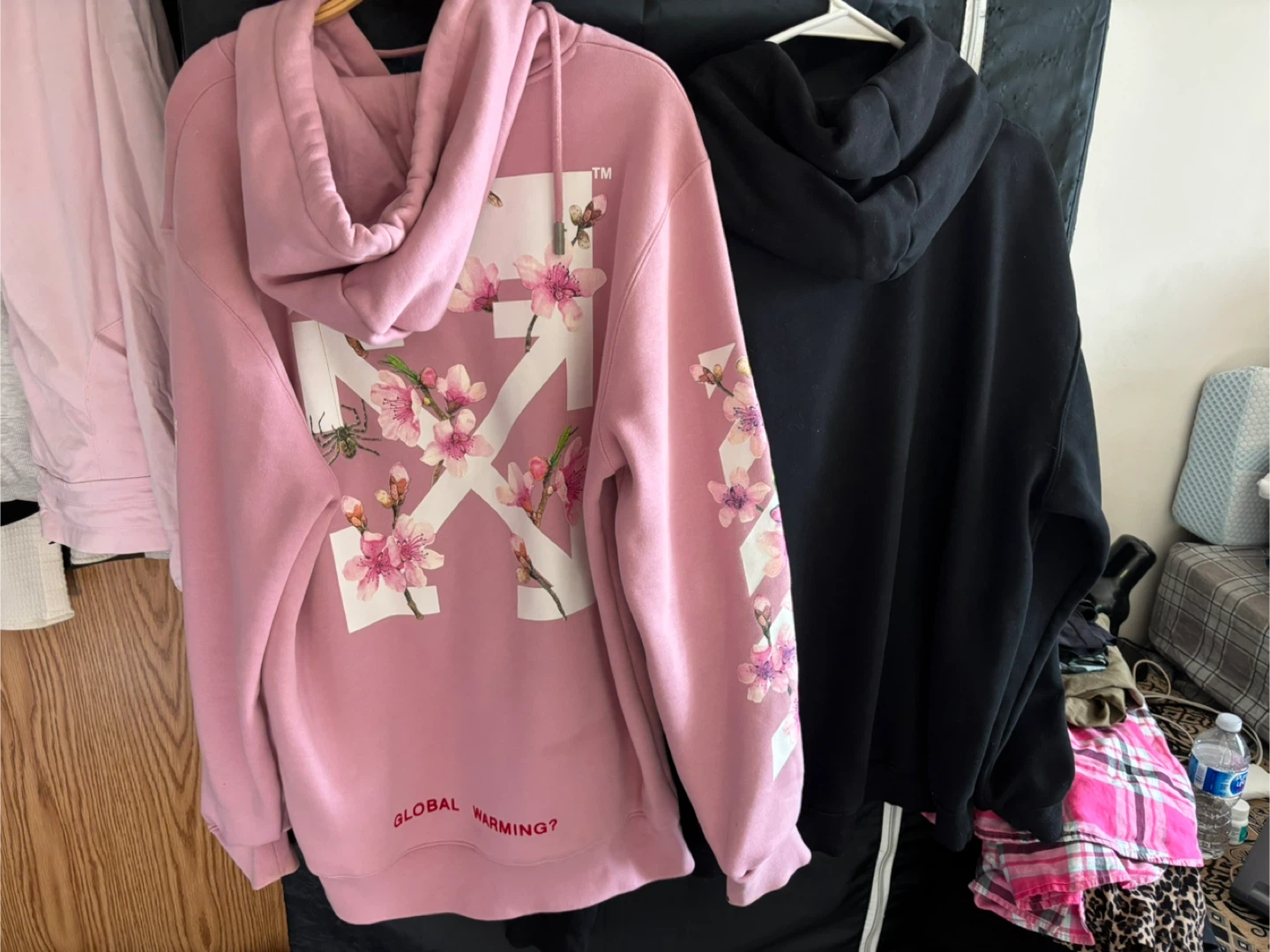 Hoodies for adults 20 dollars each - photo 5
