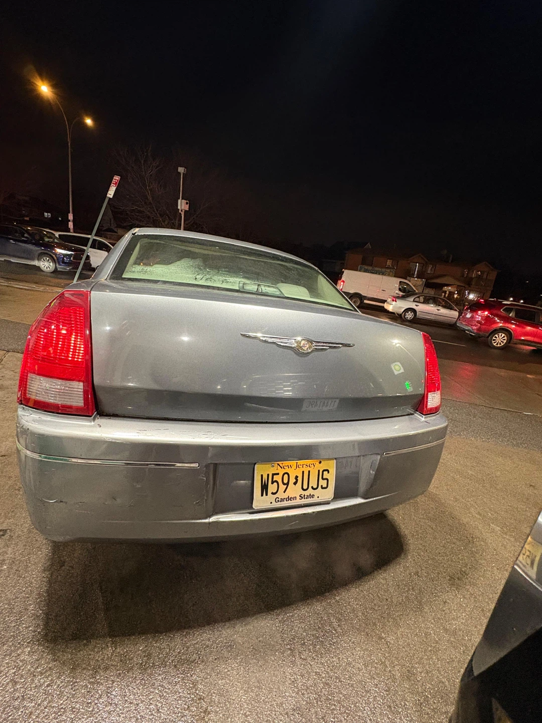 Chrysler 300 Sedan - Gray - photo 4