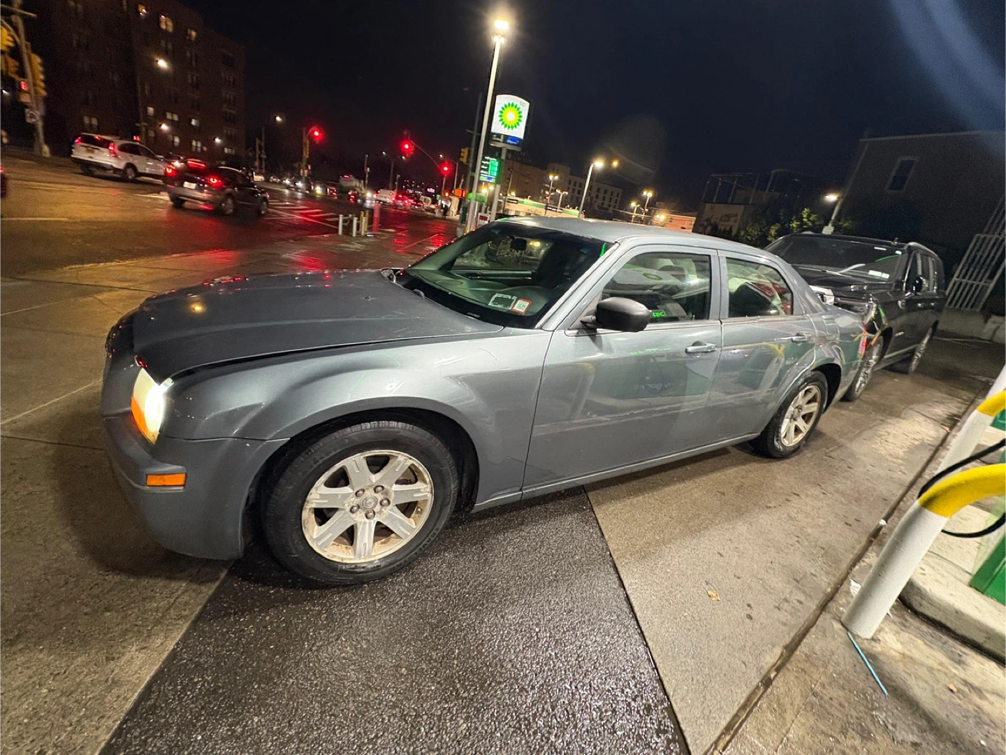 Chrysler 300 Sedan - Gray - photo 2