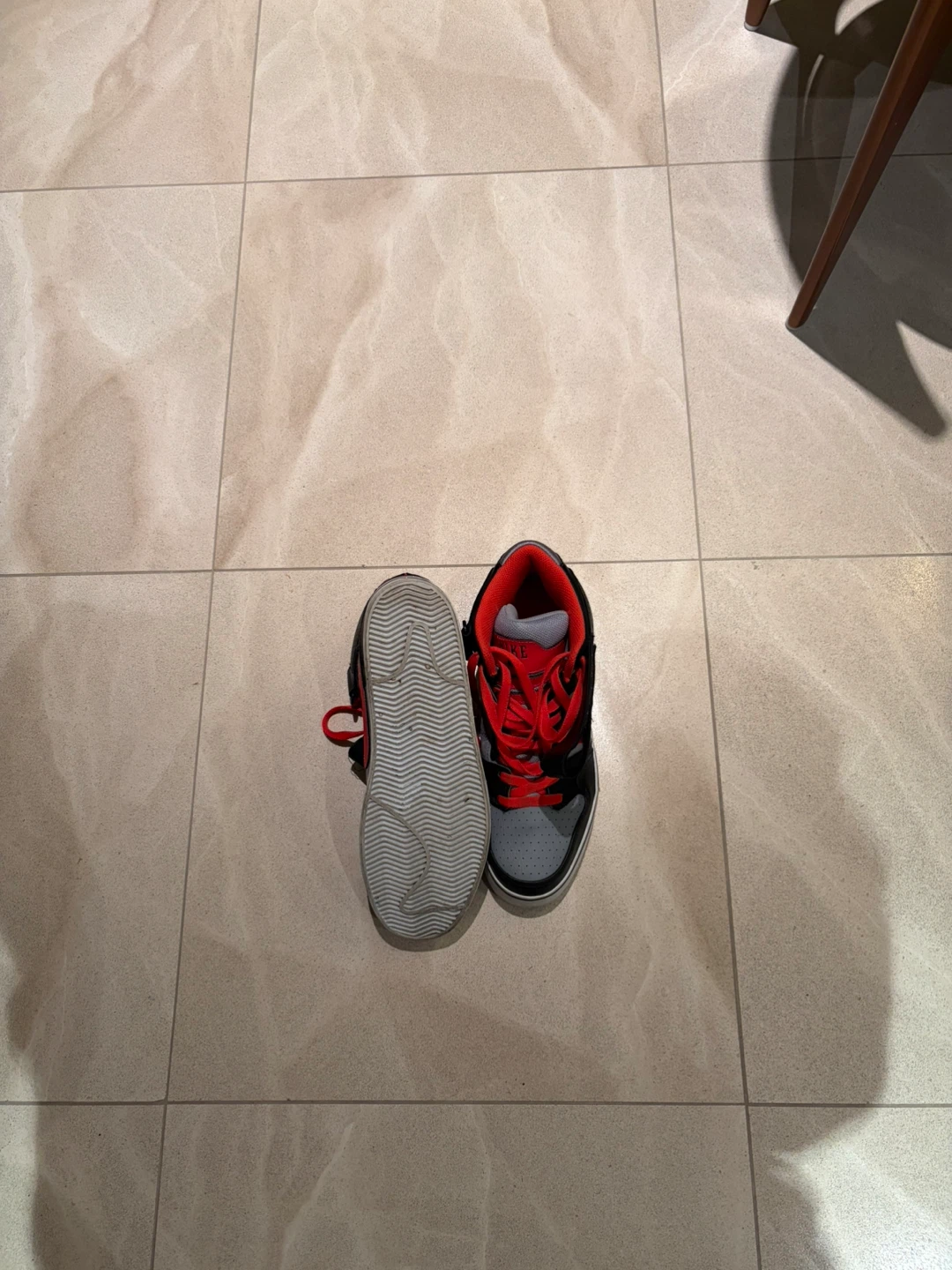 Nike Shoes Size 10 US - photo 3