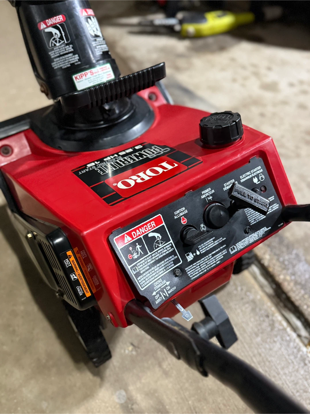 Toro CCR Powerlite 3.25 HP 16" Snow Blower - photo 2
