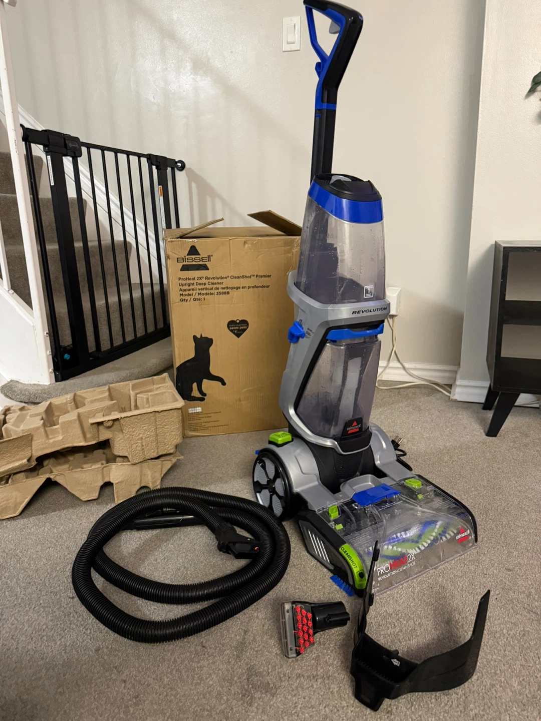 LIKE NEW Bissell ProHeat 2X Revolution Vacuum Cleaner - photo 2