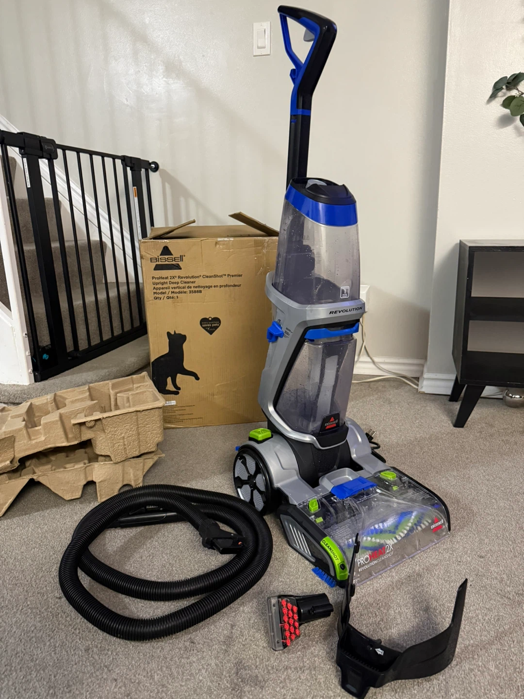 LIKE NEW Bissell ProHeat 2X Revolution Vacuum Cleaner - photo 3