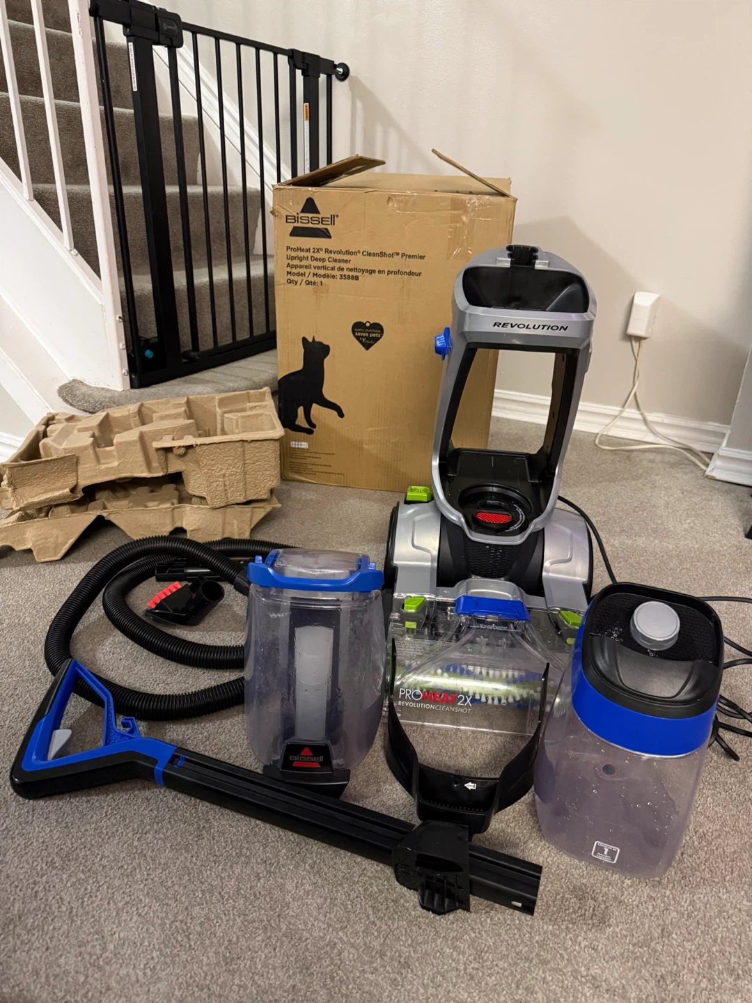 LIKE NEW Bissell ProHeat 2X Revolution Vacuum Cleaner