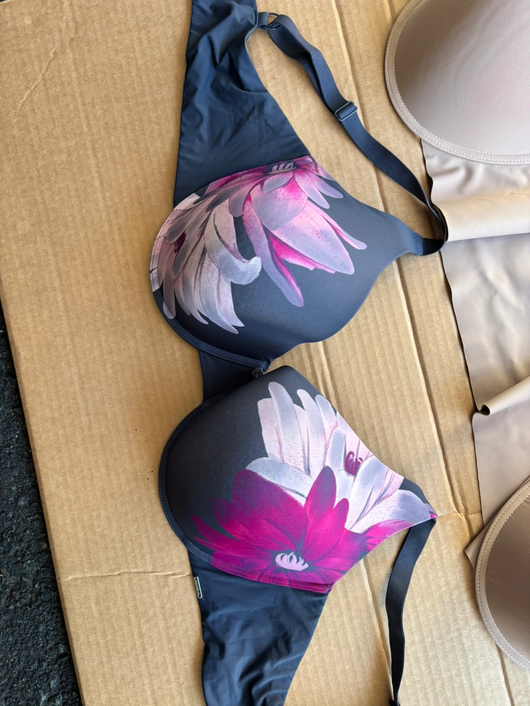 Bra for women 10 dollars each - photo 2