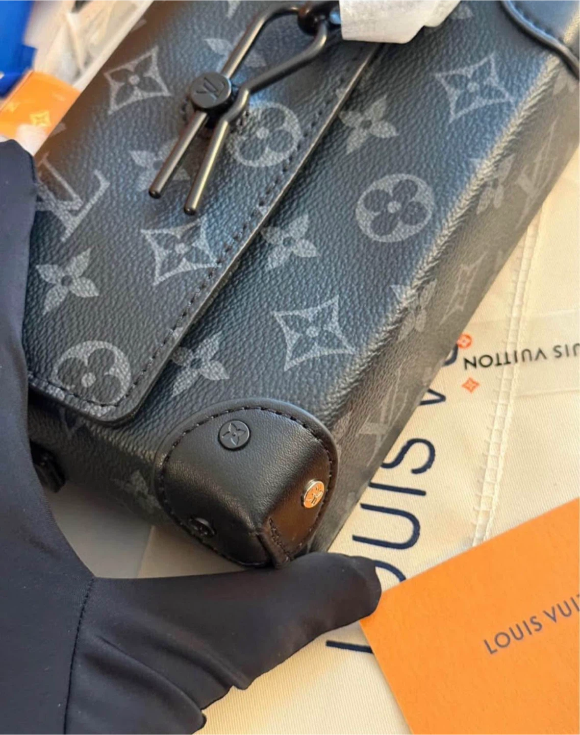 Louis Vuitton Steamer Wearable Wallet - photo 2